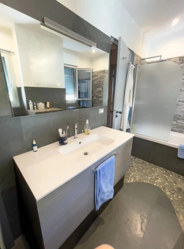 Monaco Apartment Bathroom