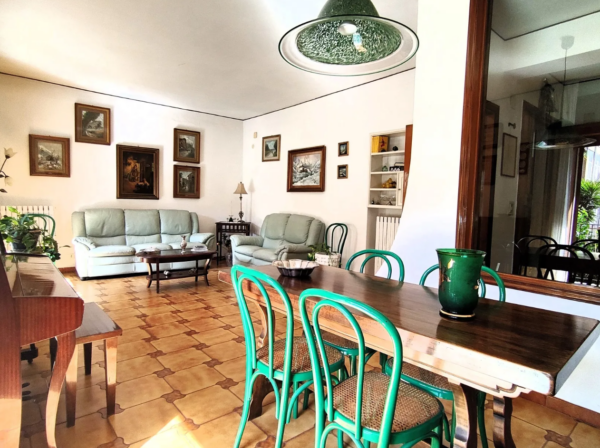 Naples Apartment Dining Area