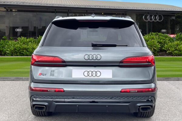 Audi Q7 Rear