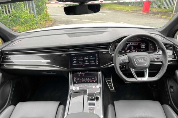 Audi SQ7 Front Interior View