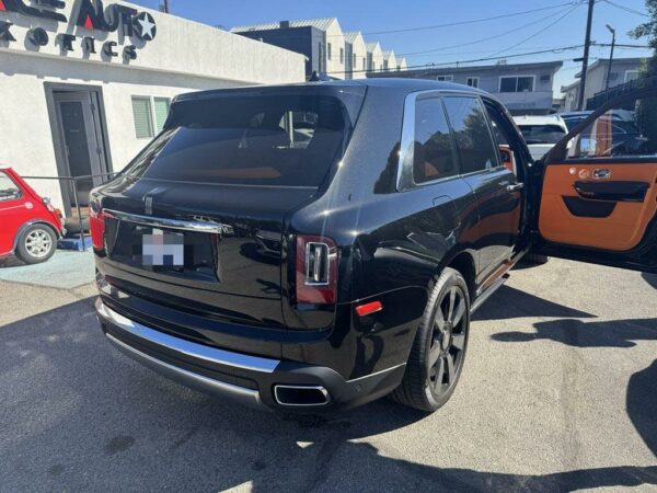 Rolls-Royce Cullinan Back