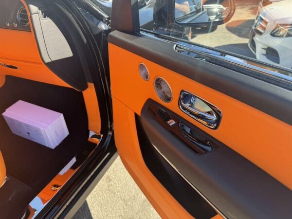 Rolls-Royce Cullinan door