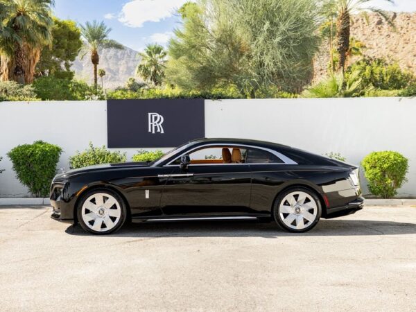 Rolls-Royce Spectre side