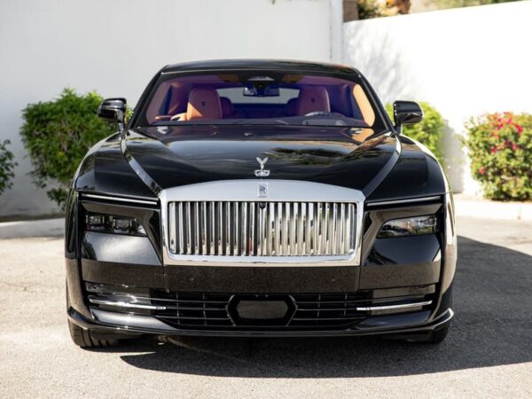 Rolls-Royce Spectre front