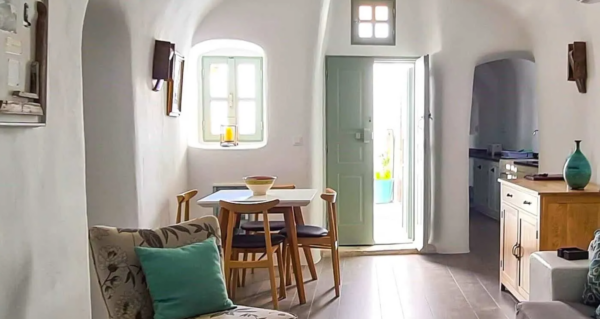 Santorini House Dining Area