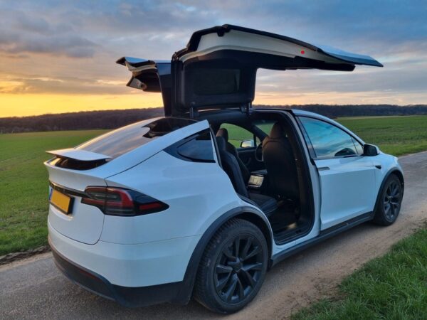 Tesla Model X side