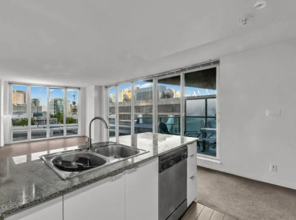 Vancouver Apartment Kitchen