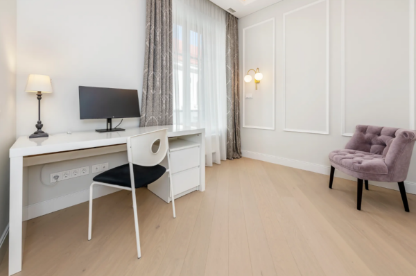 Vilnius Apartment Office