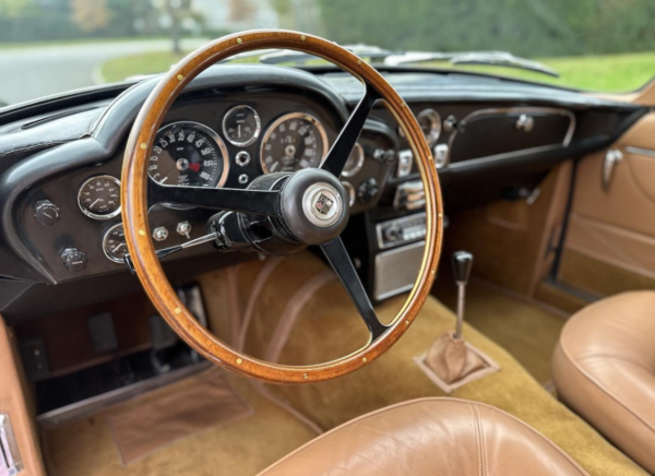 Aston Martin DB6 cockpit