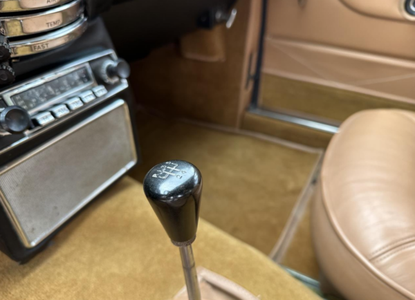 Aston Martin DB6 gear stick