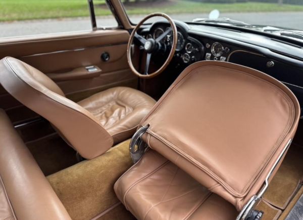 Aston Martin DB6 front seats