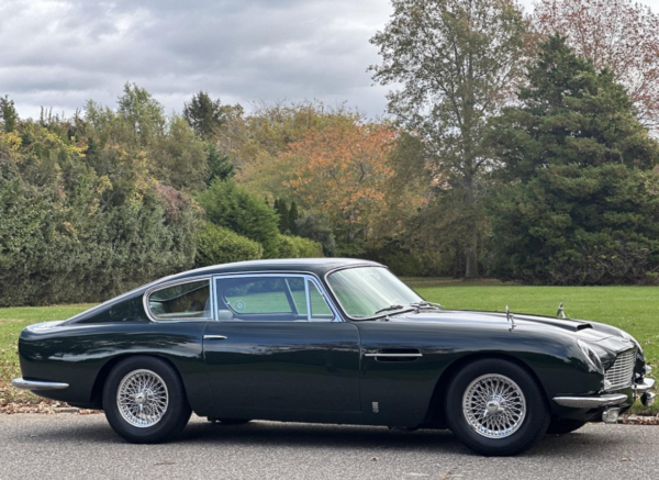 Aston Martin DB6 side