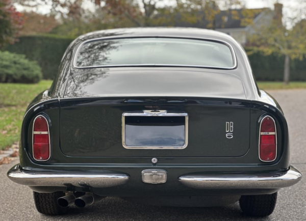 Aston Martin DB6 back