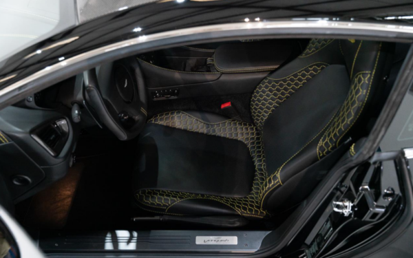 Aston Martin Vanquish front seat