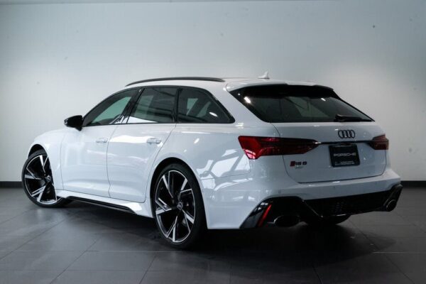 Audi RS 6 Avant exterior