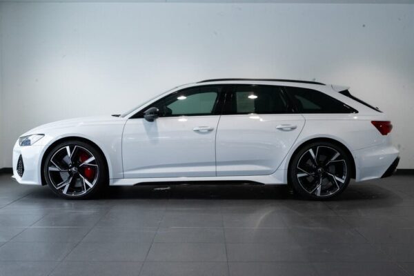 Audi RS 6 Avant side