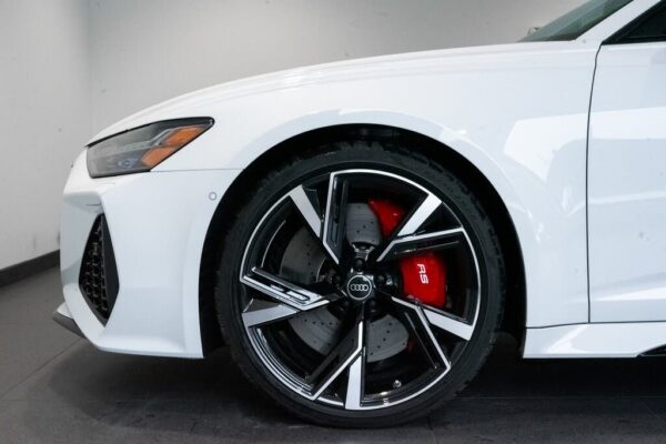 Audi RS 6 Avant wheel