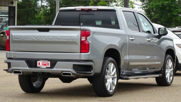 Chevrolet Silverado 1500 exterior