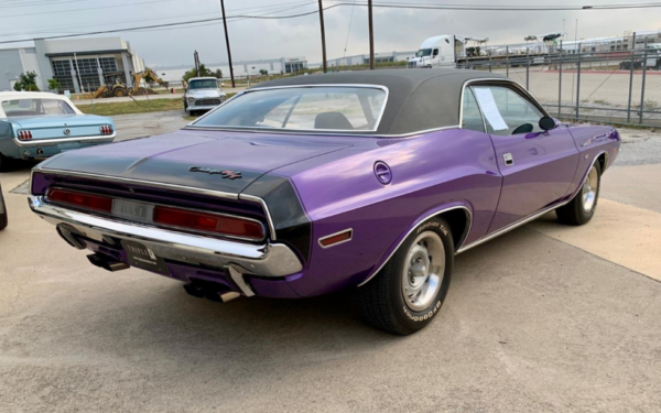 Dodge Challenger R/T back side