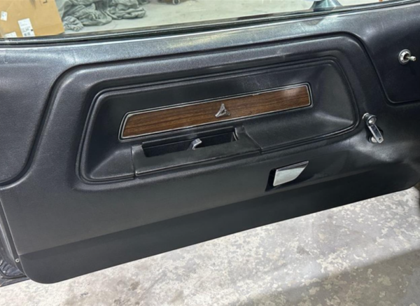 Dodge Challenger door