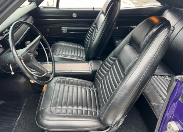 Dodge Charger R/T front seat