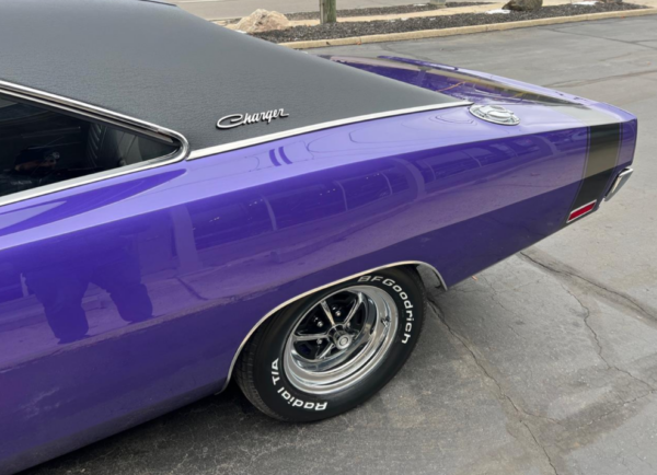 Dodge Charger R/T wheel