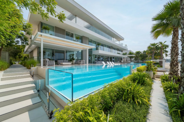 Dubai United Arab Emirates Villa swimming pool