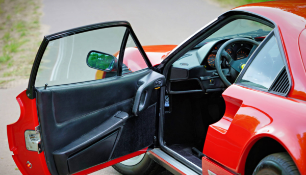 Ferrari 328 GTB door