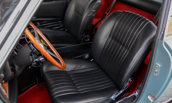 Ferrari 330 GTC interior seats