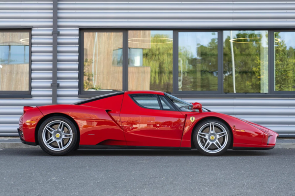 Ferrari Enzo side