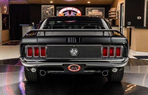 Ford Mustang back