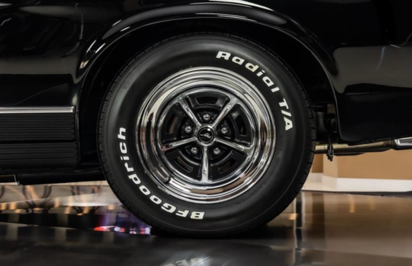 Ford Mustang wheel