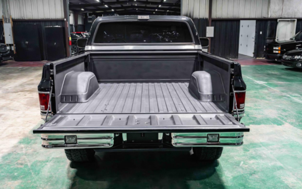 GMC K1500 Sierra truck bed