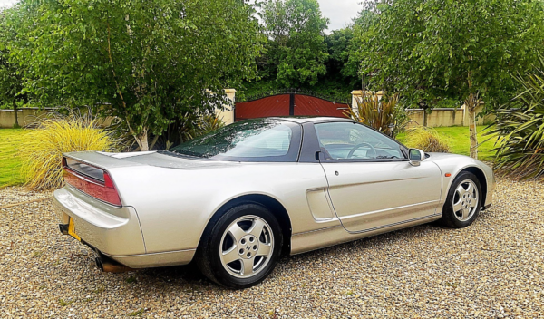 Honda NSX back side exterior