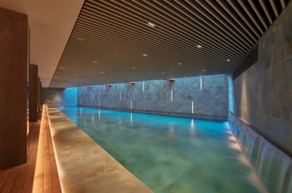 Instanbul Turkey Apartment swimming pool