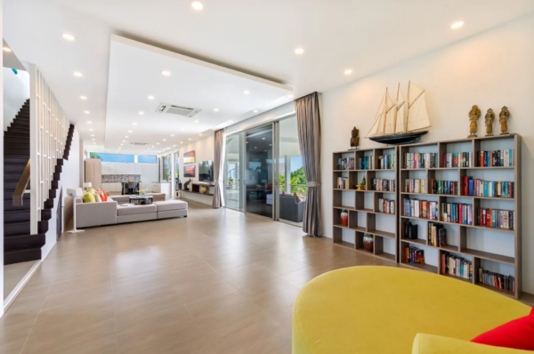 Koh Samui Thailand Villa bookshelves