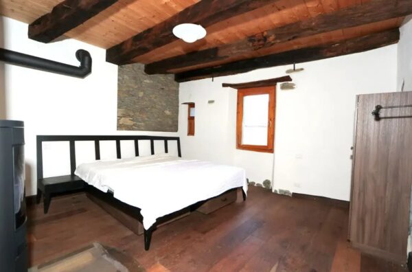 Lake Como Italy bedroom