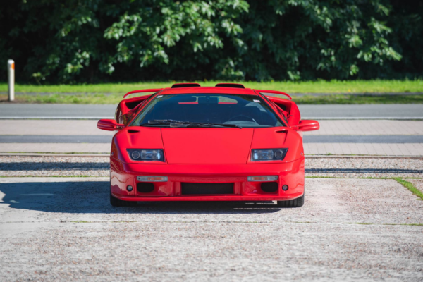 Lamborghini Diablo SV front