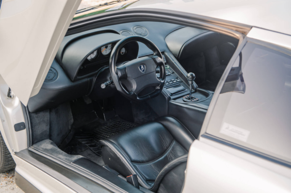 Lamborghini Diablo SV cockpit