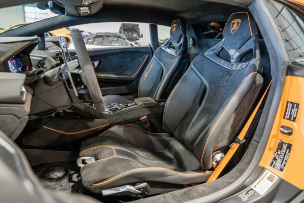 Lamborghini Huracan front seat interior