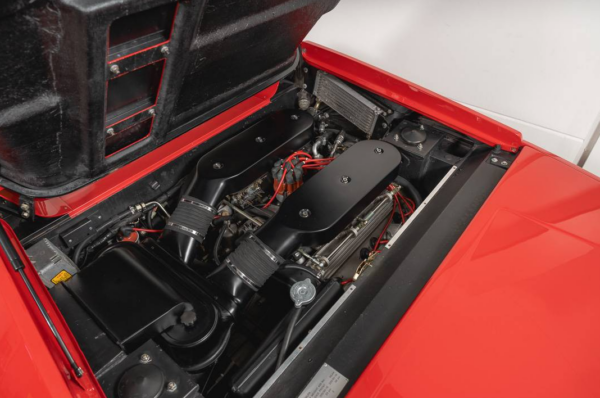 Lamborghini Jalpa 3500 engine bay