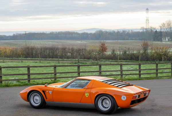 Lamborghini Miura P400 S back side exterior