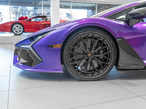 Lamborghini Revuelto wheel