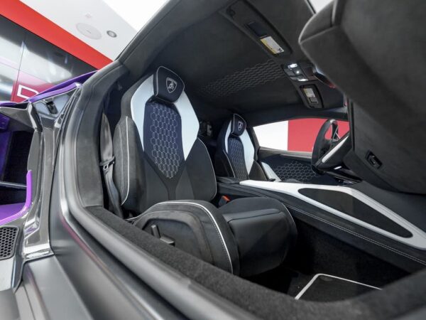 Lamborghini Revuelto interior seats