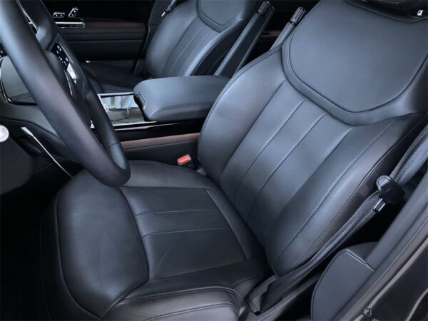 Land Rover Range Rover front seat