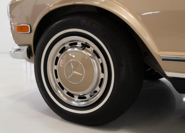 Mercedes-Benz 280SL wheel