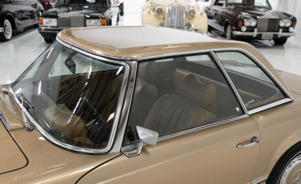 Mercedes-Benz 280SL roof