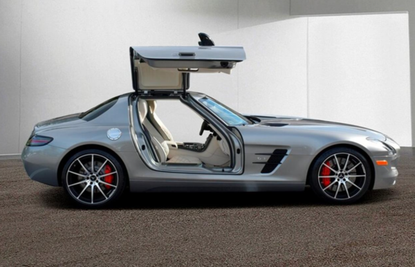 Mercedes-Benz SLS AMG GT side