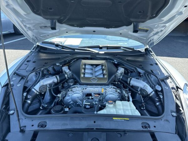 Nissan GT-R engine bay