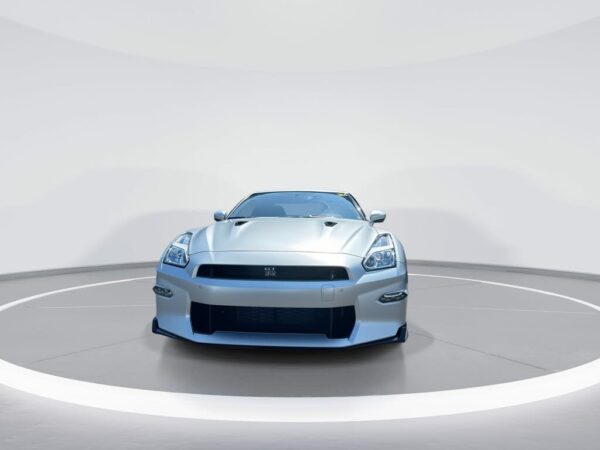 2024 Nissan GT-R T-Spec - Image 2